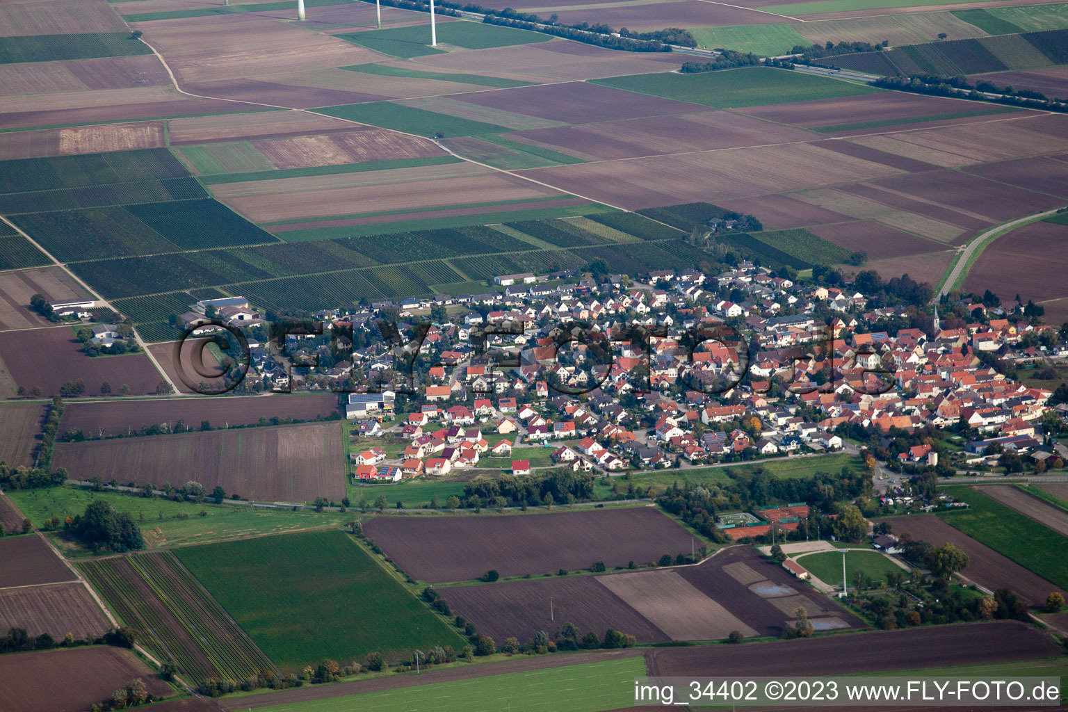 Luftbild von Heuchelheim bei Frankenthal im Bundesland Rheinland-Pfalz, Deutschland