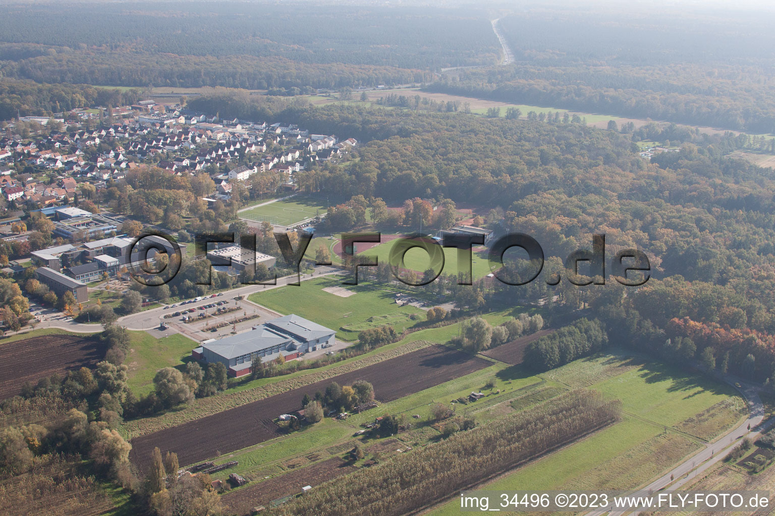 Kandel, Bienwald-Stadion im Bundesland Rheinland-Pfalz, Deutschland aus der Vogelperspektive