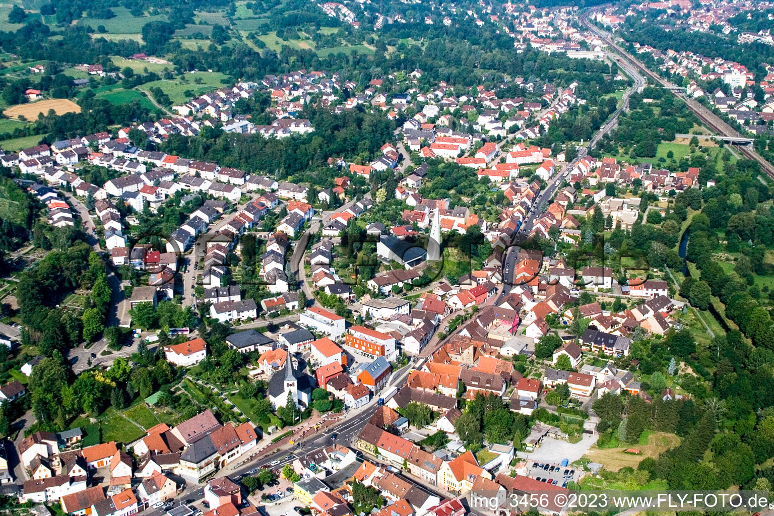 Luftbild von Pfinztal-Berghausen, im Bundesland Baden-Württemberg, Deutschland