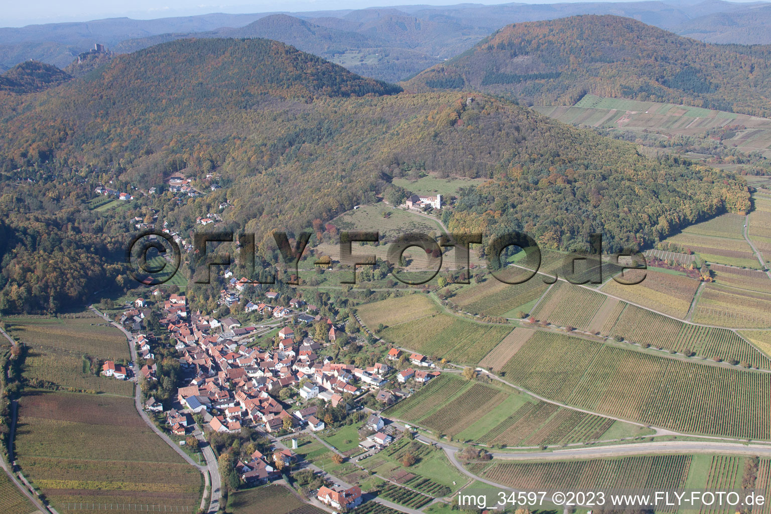 Leinsweiler im Bundesland Rheinland-Pfalz, Deutschland aus der Luft