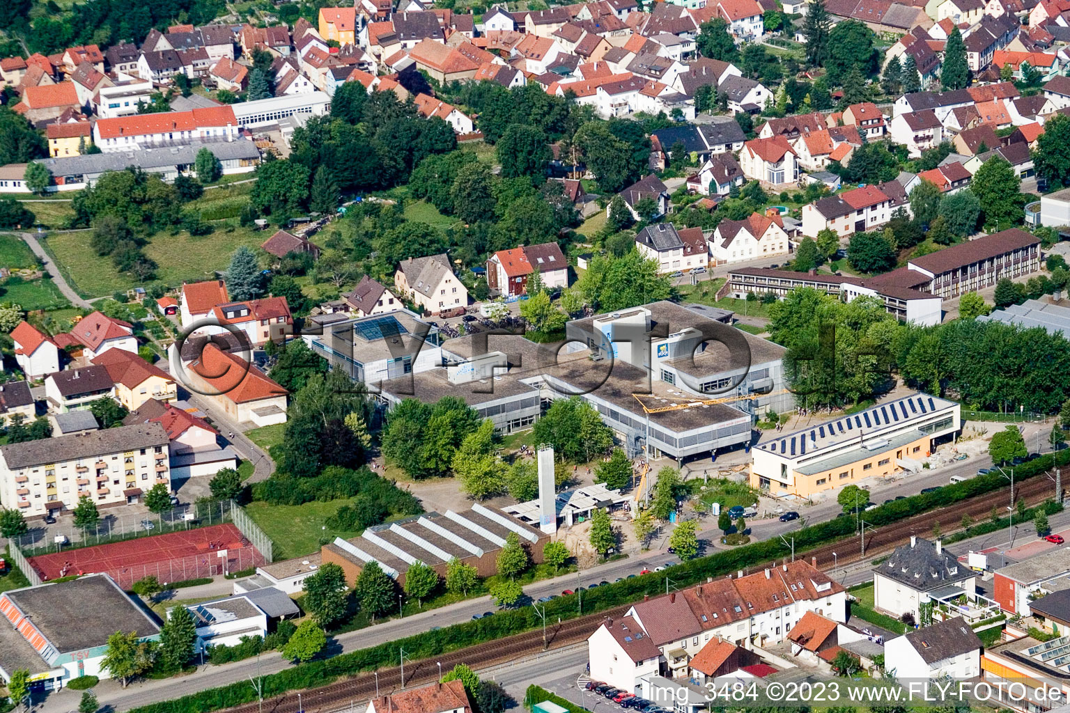 Luftbild von Schulgebäude der Ludwig-Marum-Gymnasium Pfinztal im Ortsteil Berghausen in Pfinztal im Bundesland Baden-Württemberg, Deutschland