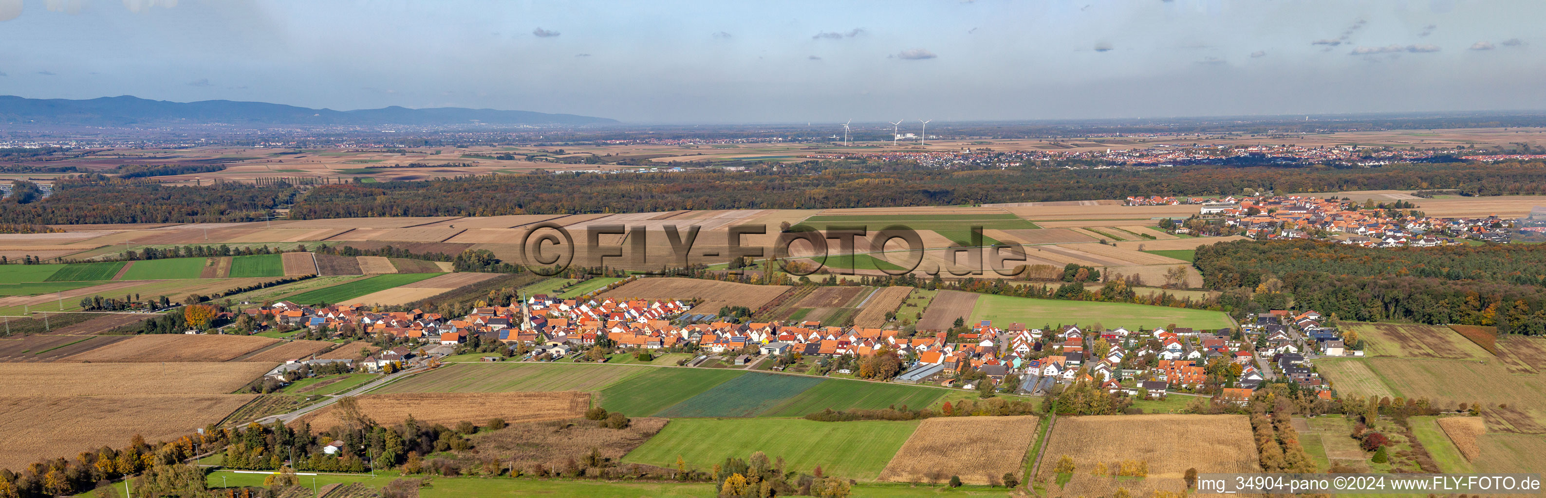 Ortsteil Minderslachen in Kandel im Bundesland Rheinland-Pfalz, Deutschland aus der Drohnenperspektive