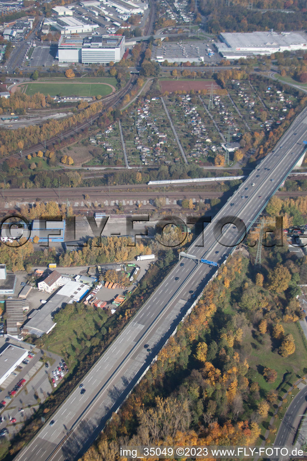 Luftbild von Karlsruhe, A5 bei Aue im Ortsteil Durlach im Bundesland Baden-Württemberg, Deutschland