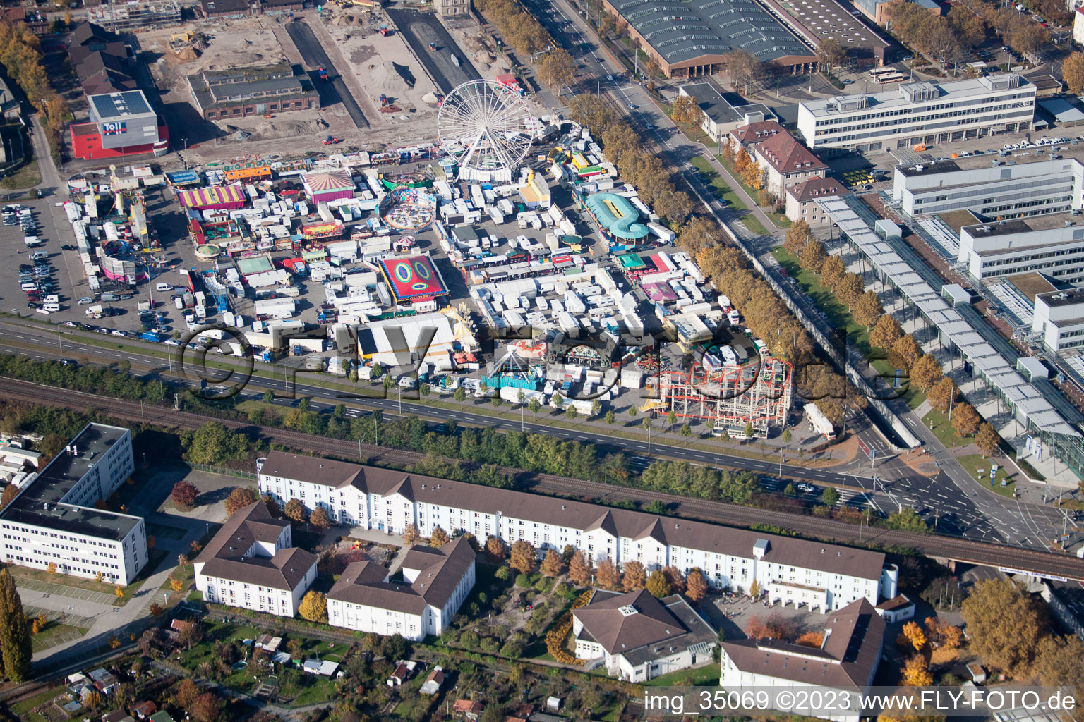 Luftaufnahme von Karlsruhe, Messplatz im Ortsteil Oststadt im Bundesland Baden-Württemberg, Deutschland