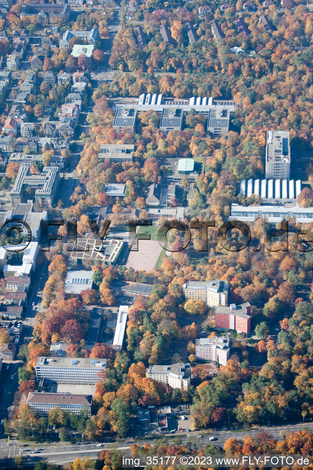 Luftaufnahme von Karlsruhe, Fachhochschule im Ortsteil Innenstadt-West im Bundesland Baden-Württemberg, Deutschland