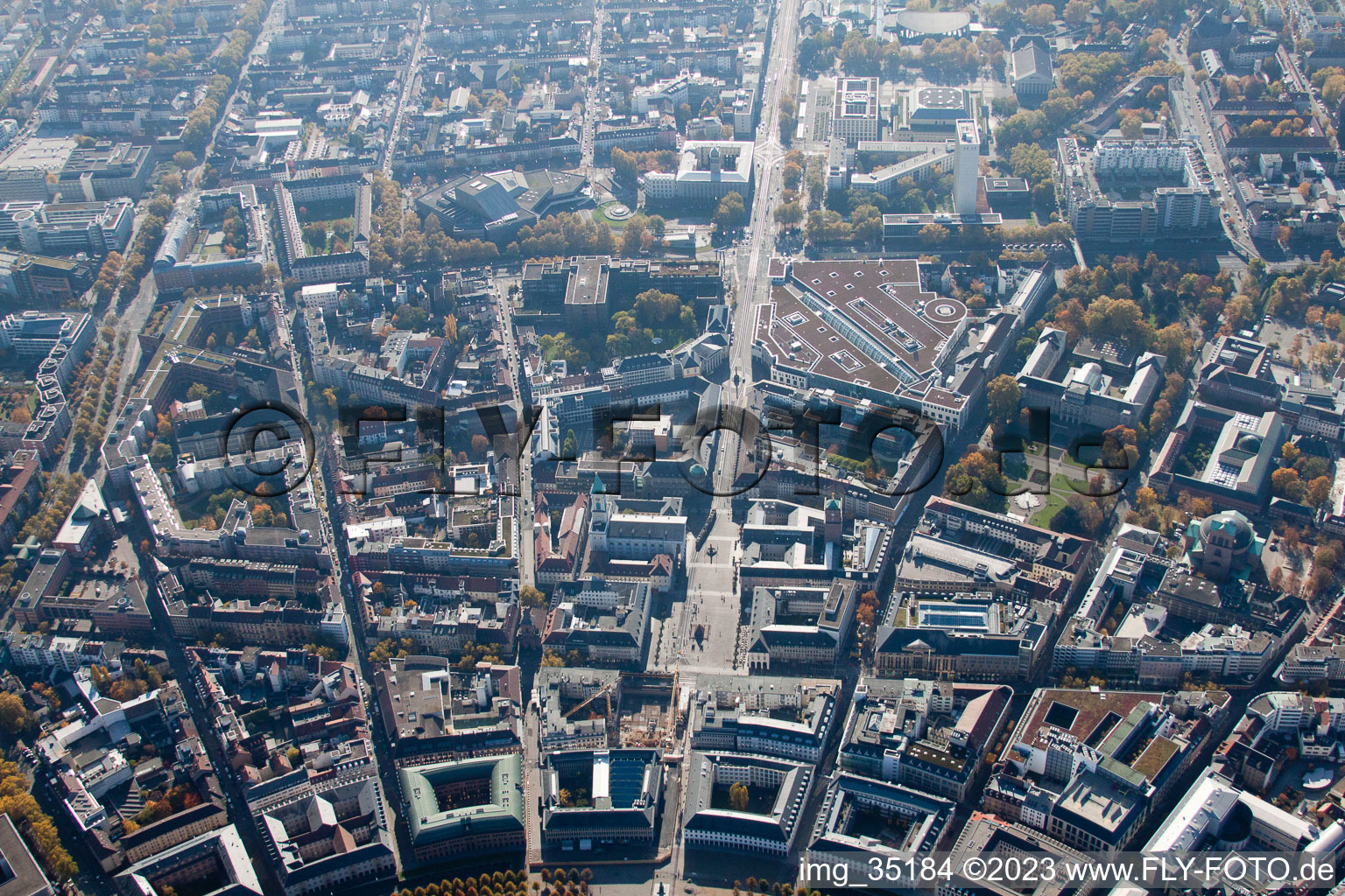 Luftbild von Karlsruhe, Karlstraße Marktplatz im Ortsteil Innenstadt-West im Bundesland Baden-Württemberg, Deutschland