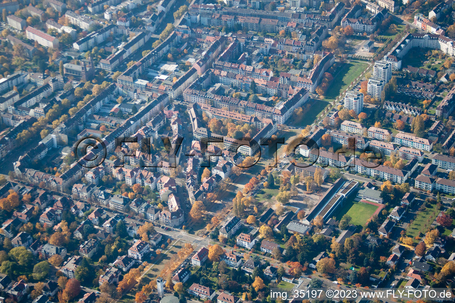 Luftbild von Ortsteil Mühlburg in Karlsruhe im Bundesland Baden-Württemberg, Deutschland