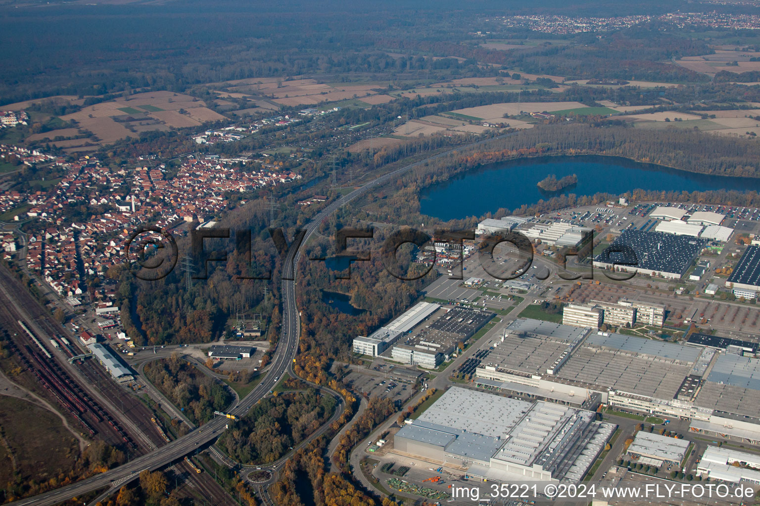 Luftbild von Von Osten in Wörth am Rhein im Bundesland Rheinland-Pfalz, Deutschland