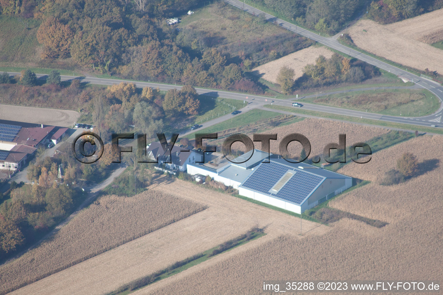Hagenbach im Bundesland Rheinland-Pfalz, Deutschland von der Drohne aus gesehen