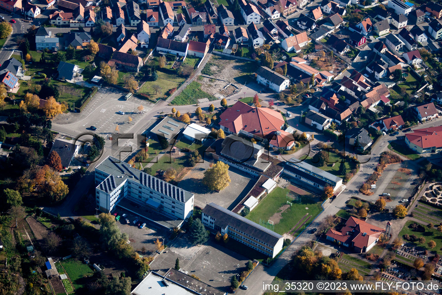 Luftbild von Hagenbach, Schule im Bundesland Rheinland-Pfalz, Deutschland