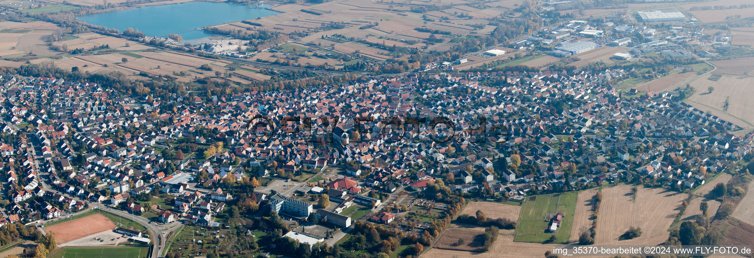 Panorama - Perspektive Ortsansicht der Straßen und Häuser der Wohngebiete in Hagenbach im Bundesland Rheinland-Pfalz, Deutschland