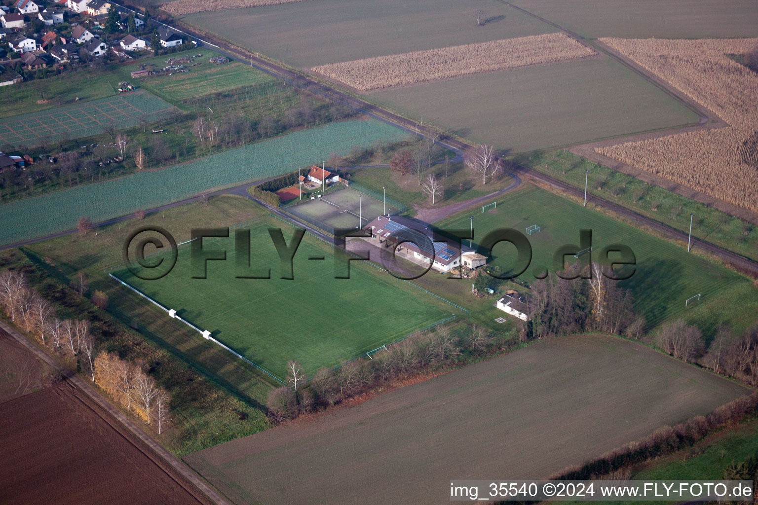 Barbelroth, Sportplatz im Bundesland Rheinland-Pfalz, Deutschland