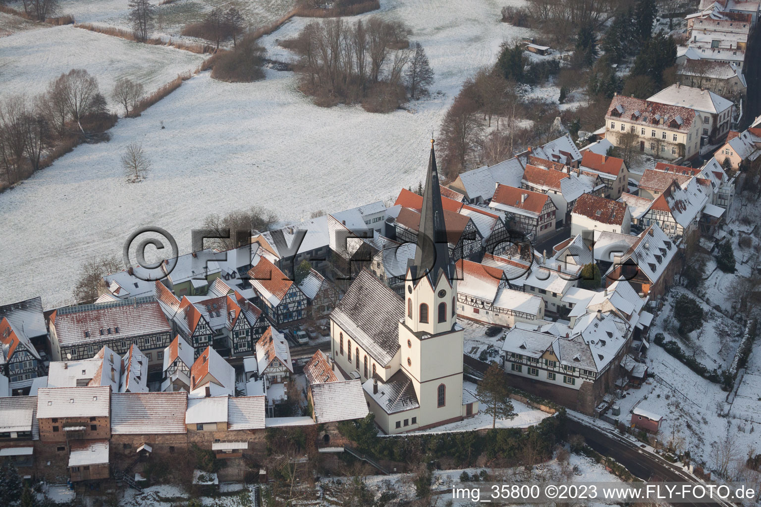 Schrägluftbild von Jockgrim im Bundesland Rheinland-Pfalz, Deutschland