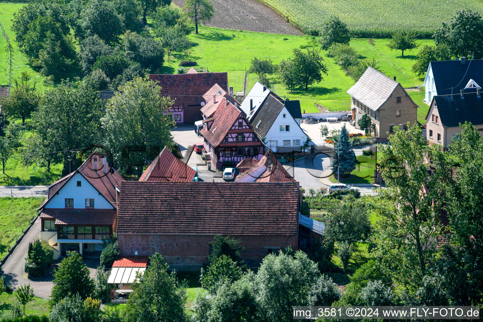 Drohnenbild von Niederlauterbach(Elsass) im Bundesland Bas-Rhin, Frankreich