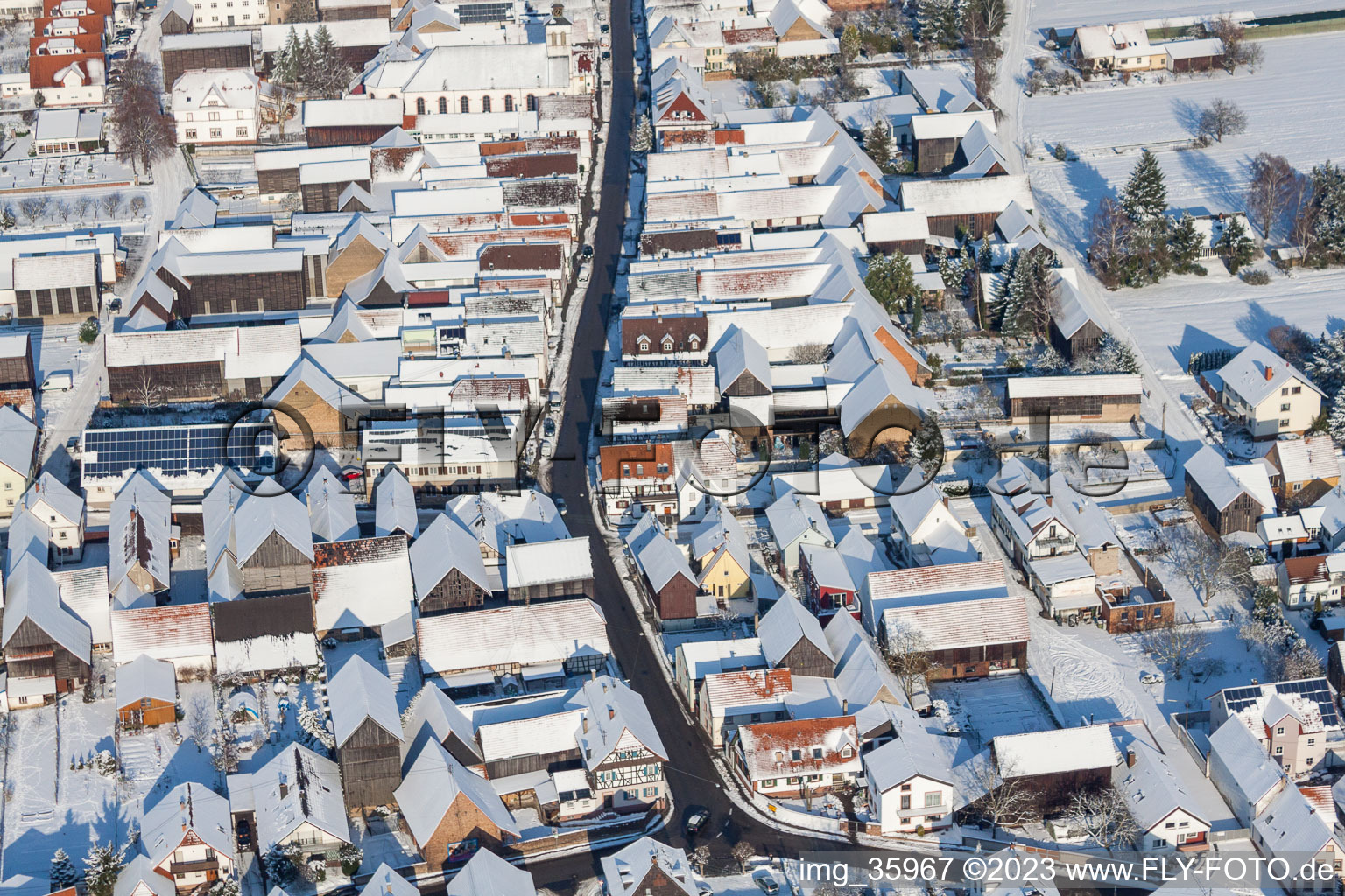 Luftbild von Im Winter/Schnee im Ortsteil Hayna in Herxheim bei Landau/Pfalz im Bundesland Rheinland-Pfalz, Deutschland