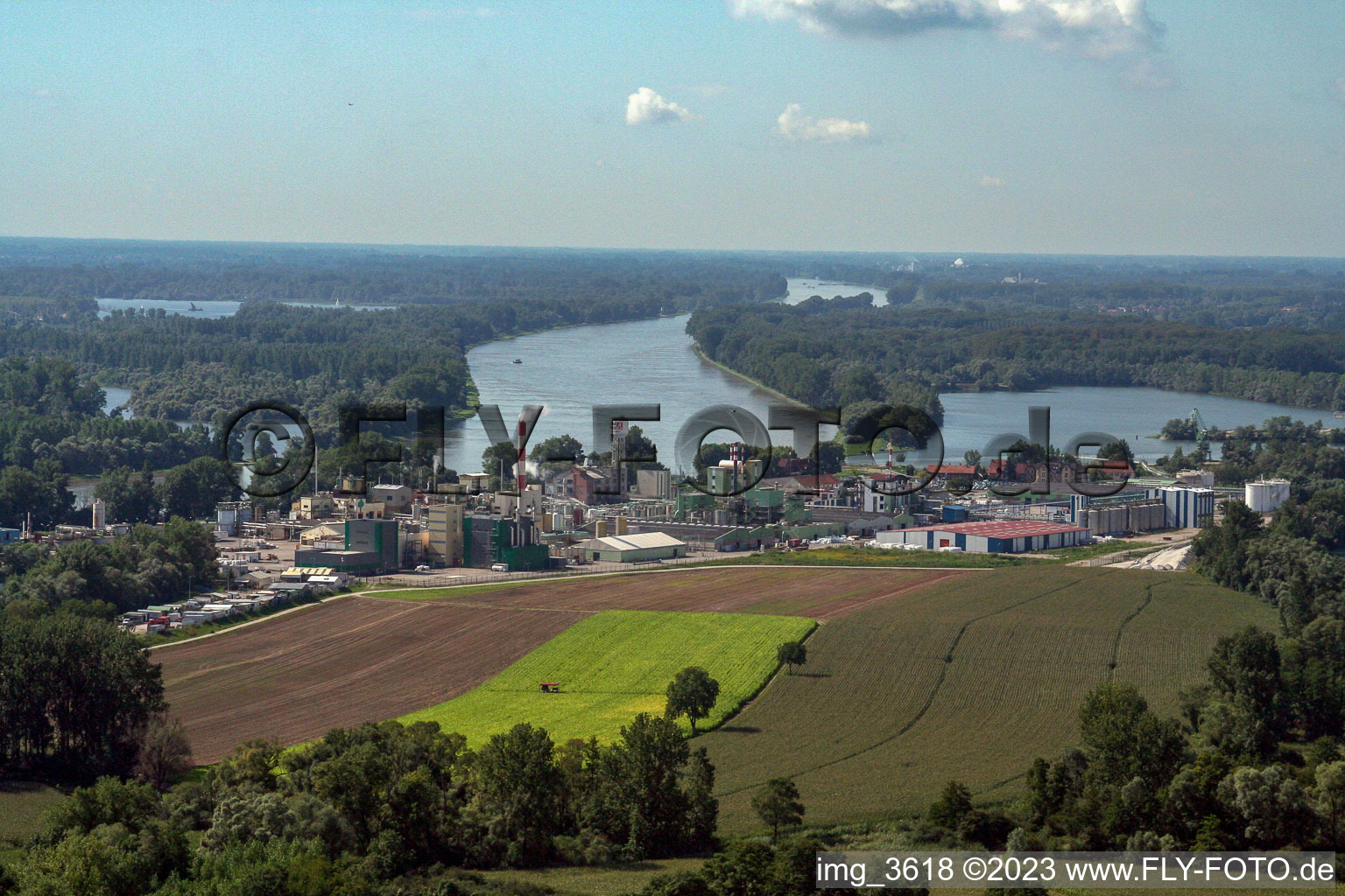 Luftaufnahme von Lauterbourg, Industrie am Rhein im Bundesland Bas-Rhin, Frankreich