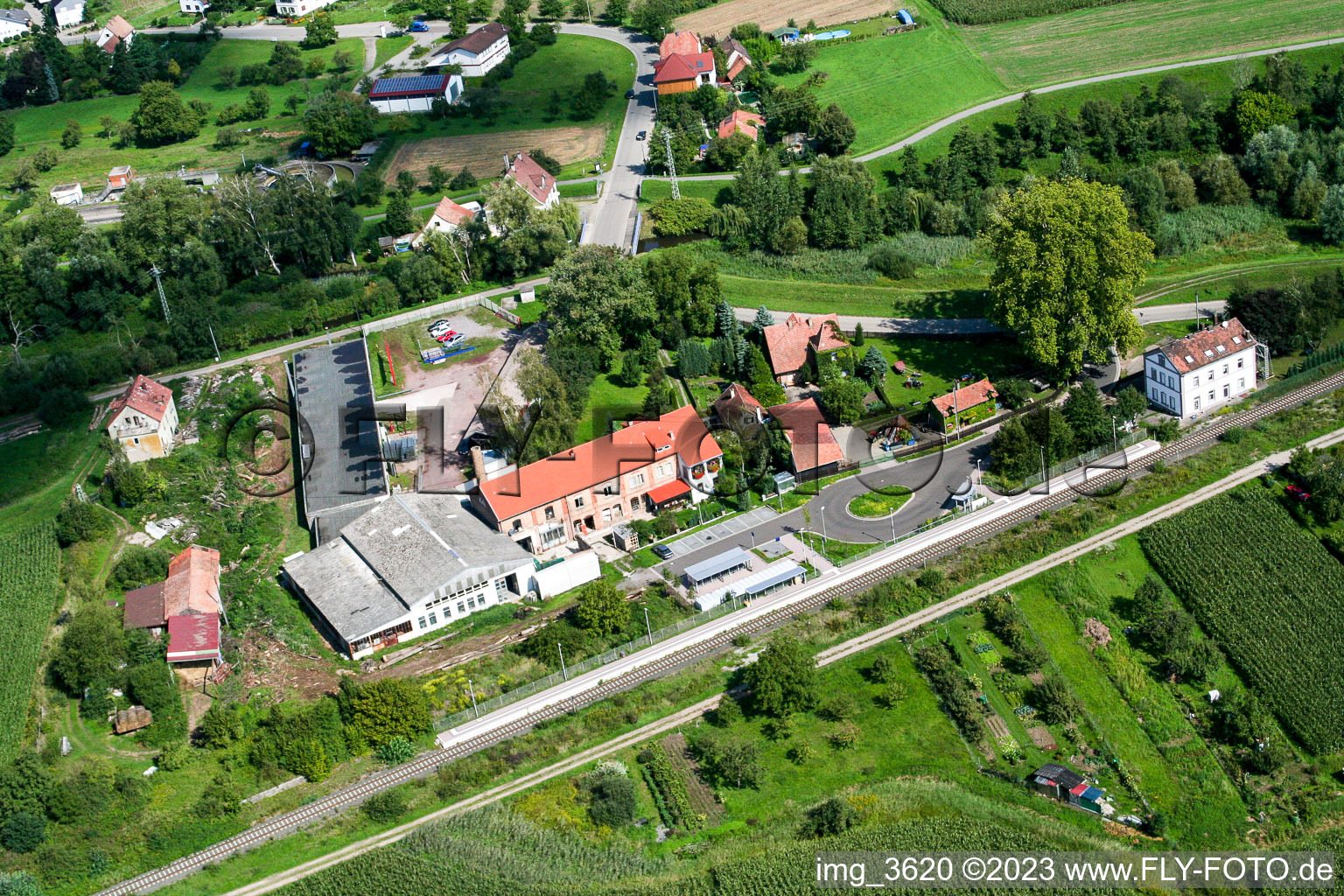 Luftbild von Berg, Bahnhof im Bundesland Rheinland-Pfalz, Deutschland