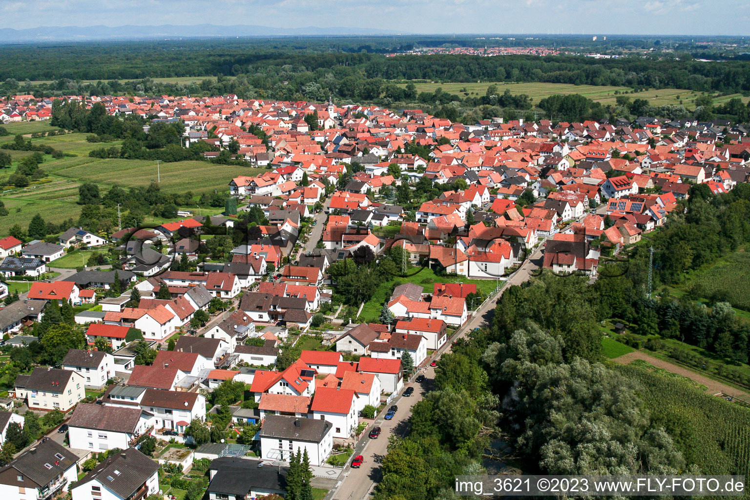 Drohnenbild von Neuburg im Bundesland Rheinland-Pfalz, Deutschland