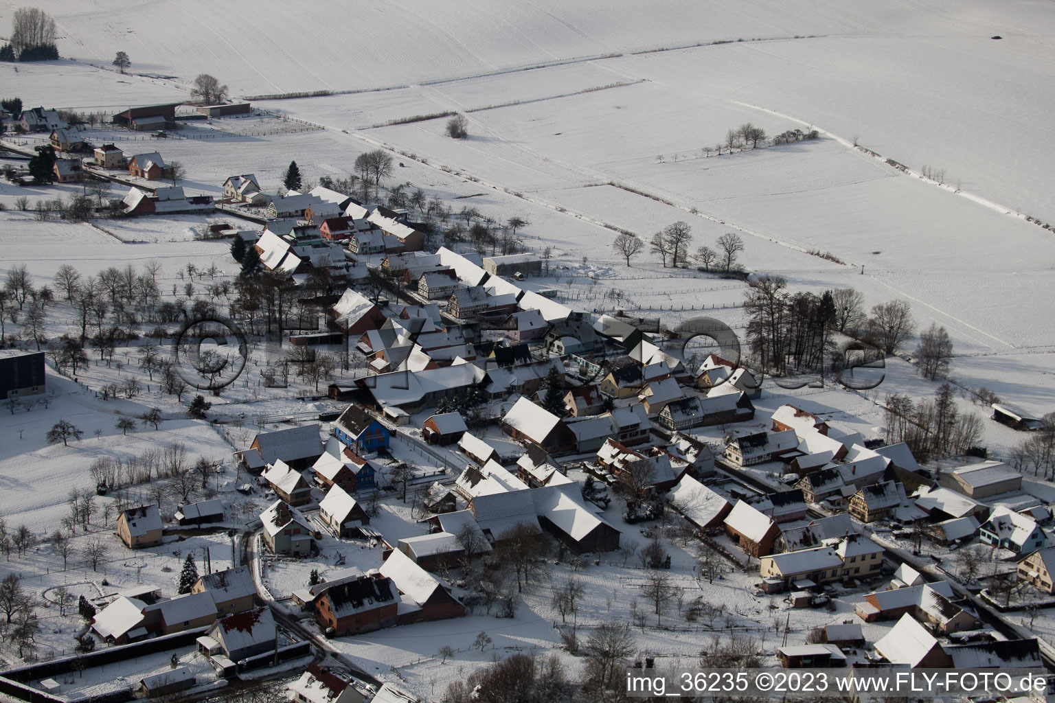 Luftbild von Siegen (Elsass) im Bundesland Bas-Rhin, Frankreich