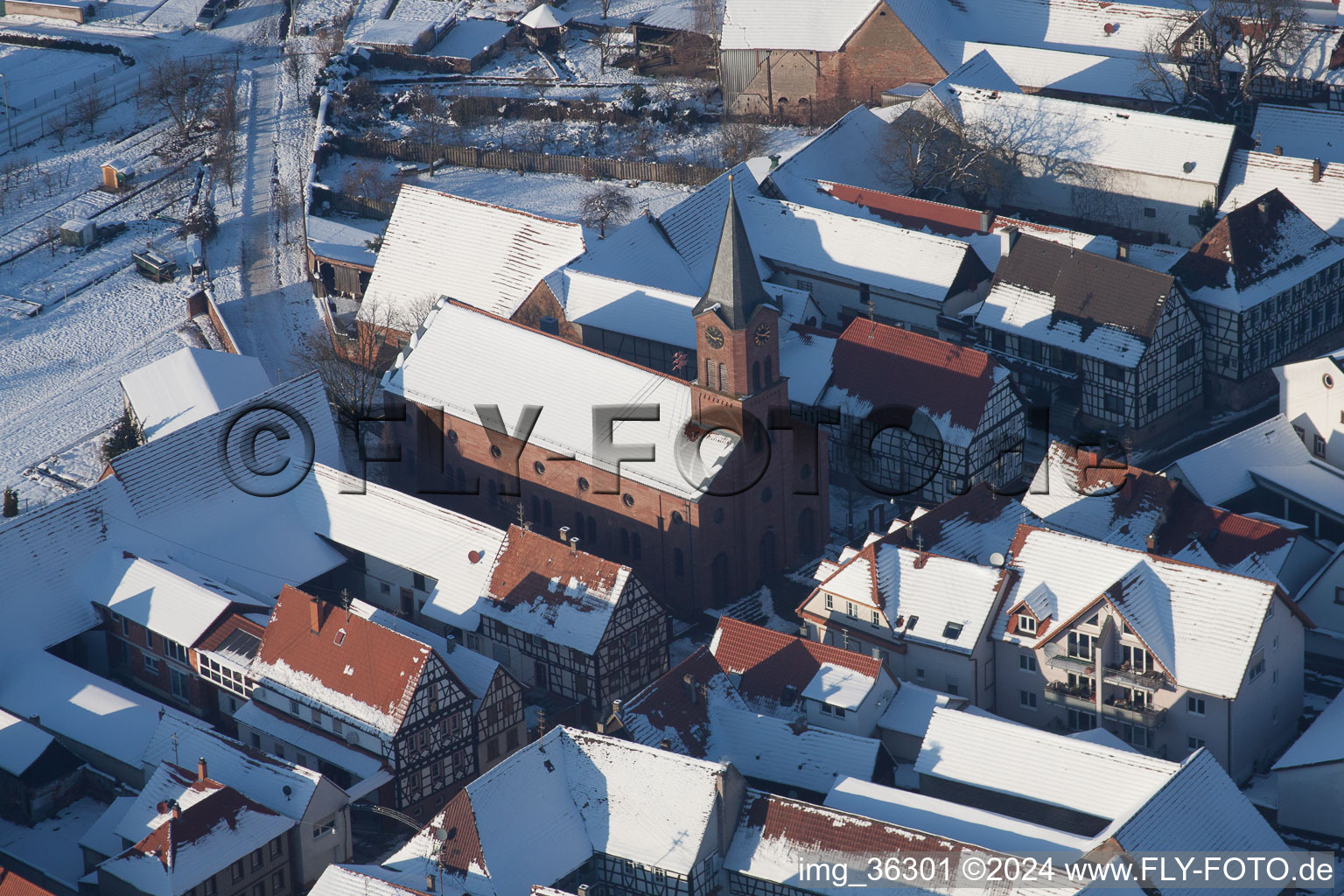 Steinweiler, Kirche im Bundesland Rheinland-Pfalz, Deutschland von oben