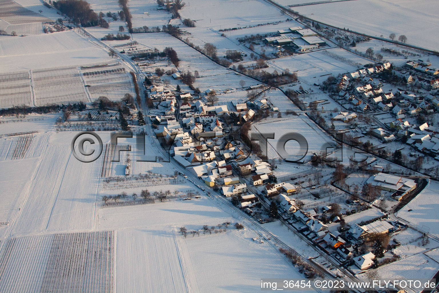Im Winter/Schnee im Ortsteil Drusweiler in Kapellen-Drusweiler im Bundesland Rheinland-Pfalz, Deutschland
