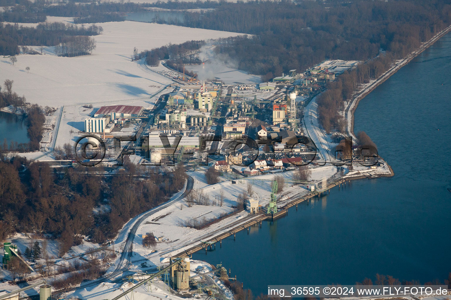 Lauterbourg (Elsass), Rheinhafen im Bundesland Bas-Rhin, Frankreich aus der Luft