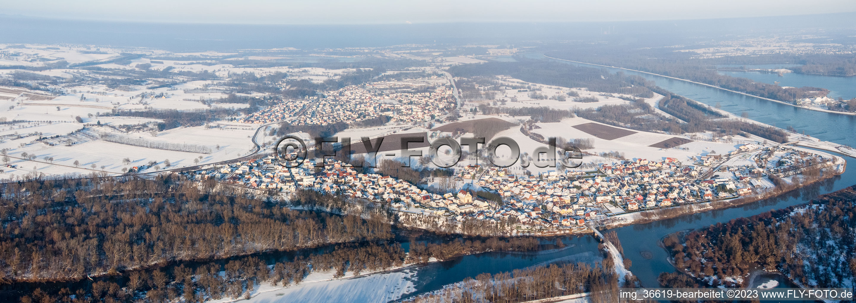Luftaufnahme von Munchhausen (Elsass), Sauermündung im Bundesland Bas-Rhin, Frankreich
