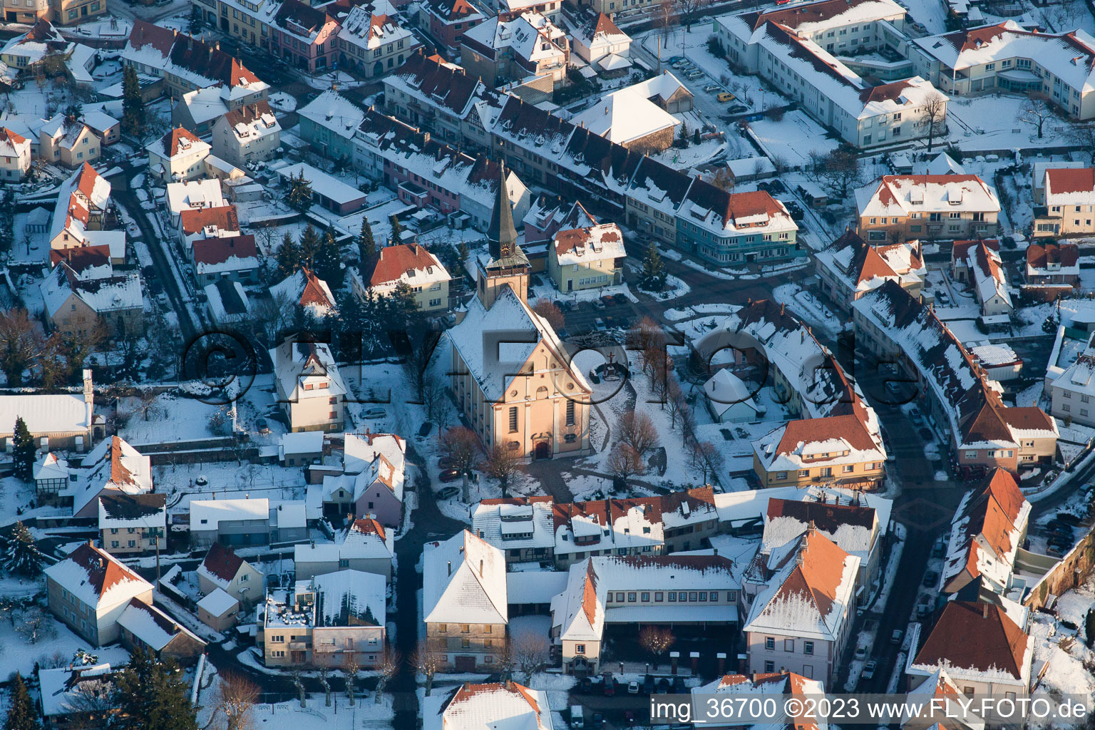 Lauterbourg (Elsass) im Bundesland Bas-Rhin, Frankreich aus der Drohnenperspektive