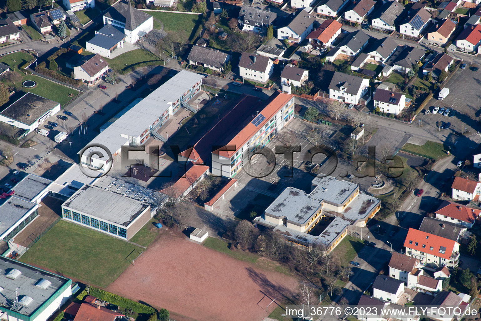 Lingenfeld im Bundesland Rheinland-Pfalz, Deutschland aus der Drohnenperspektive