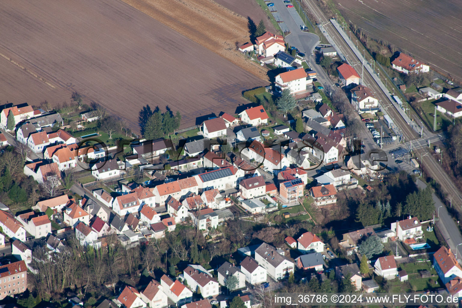 Lingenfeld im Bundesland Rheinland-Pfalz, Deutschland von oben gesehen