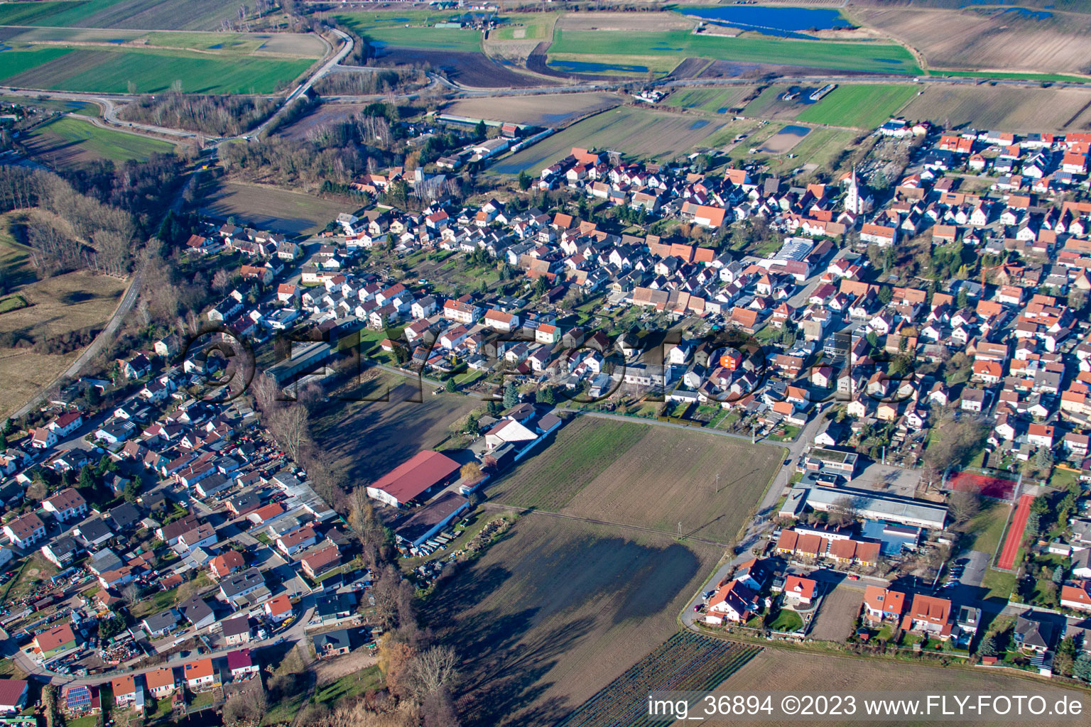 Schrägluftbild von Hanhofen im Bundesland Rheinland-Pfalz, Deutschland