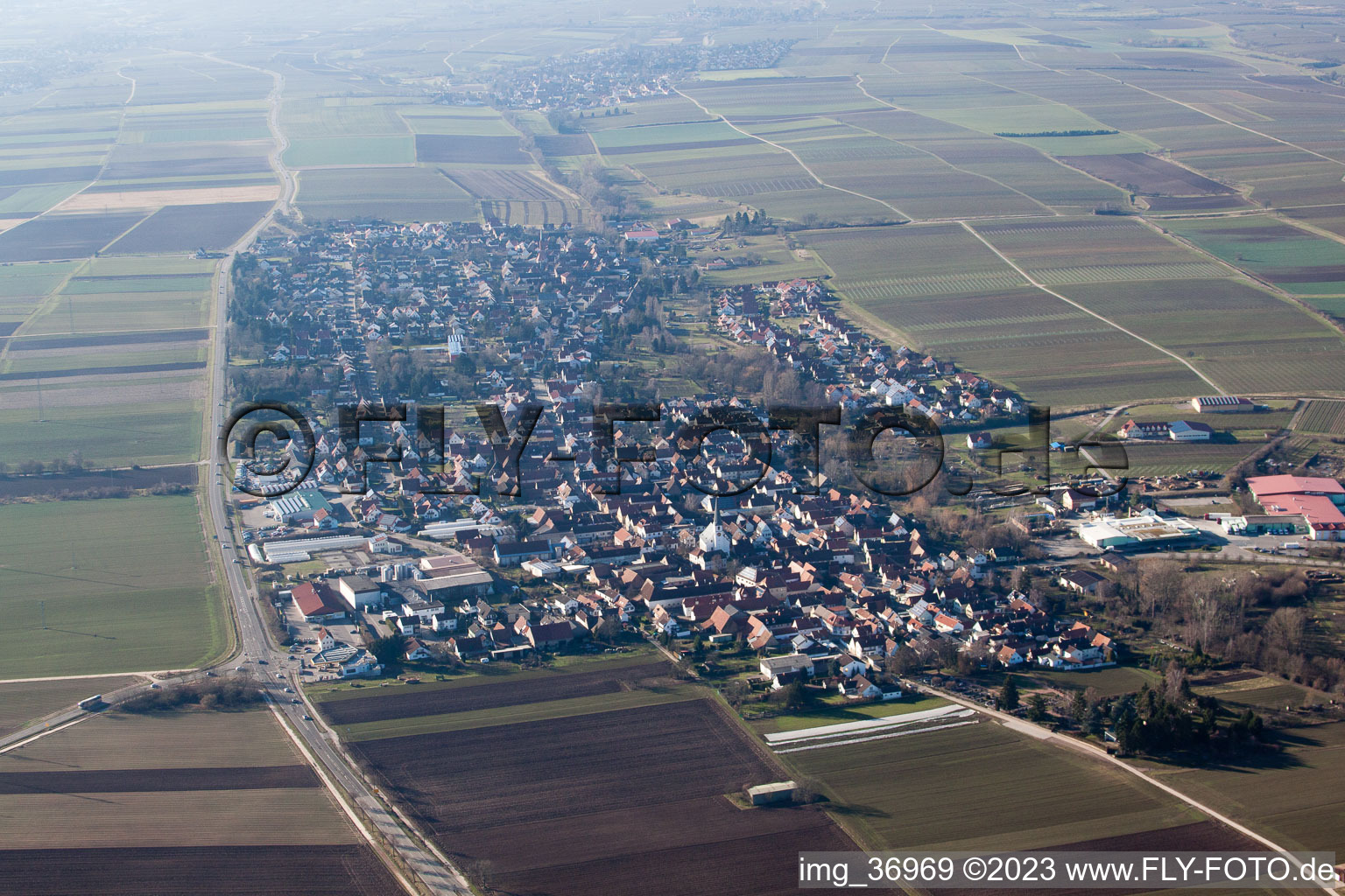 Luftaufnahme von Lustadt im Bundesland Rheinland-Pfalz, Deutschland