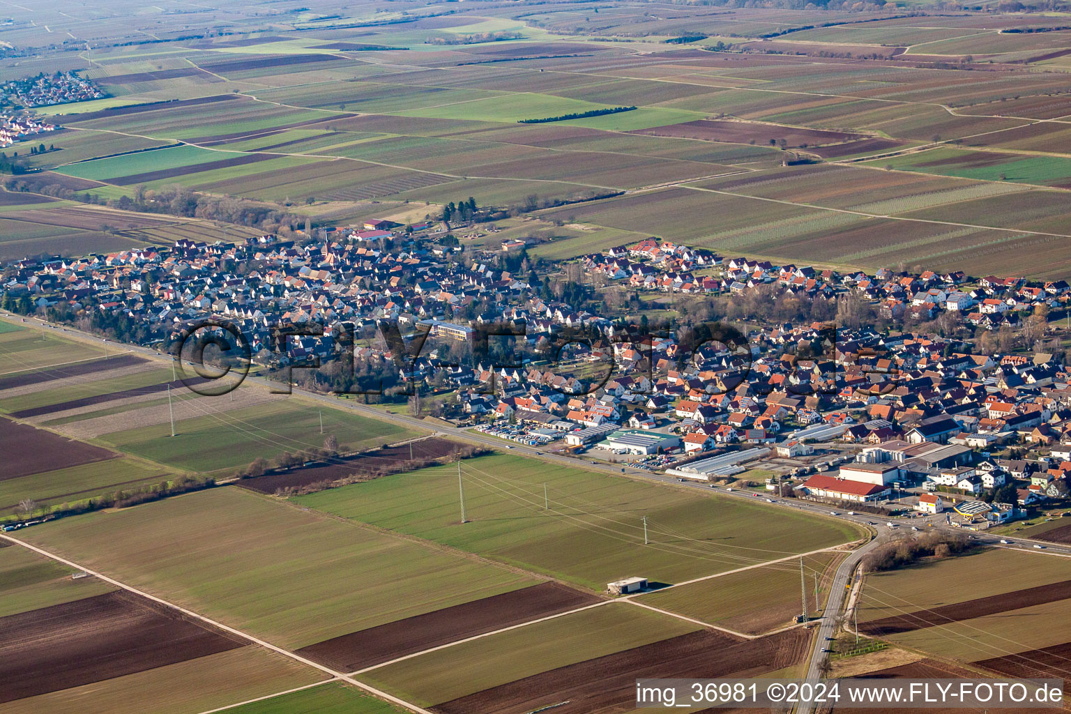 Luftbild von Hochlustadt in Lustadt im Bundesland Rheinland-Pfalz, Deutschland