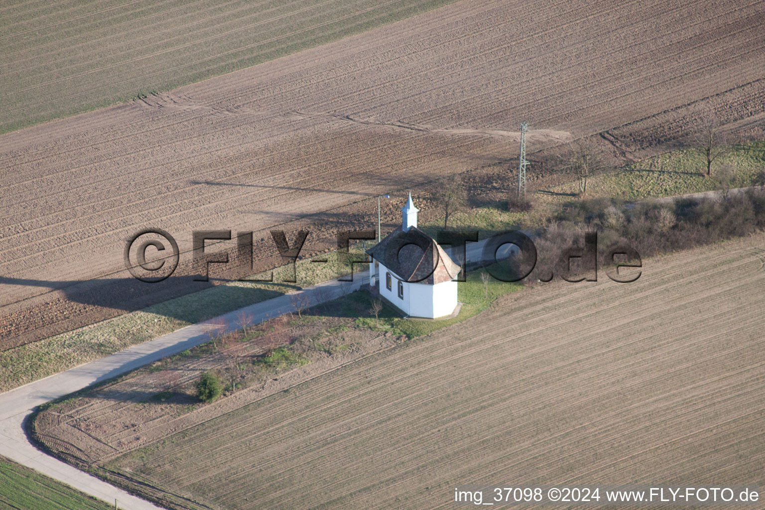 Luftbild von Arme-Seelen-Kapelle an der Knittelsheimerstr in Herxheimweyher im Bundesland Rheinland-Pfalz, Deutschland