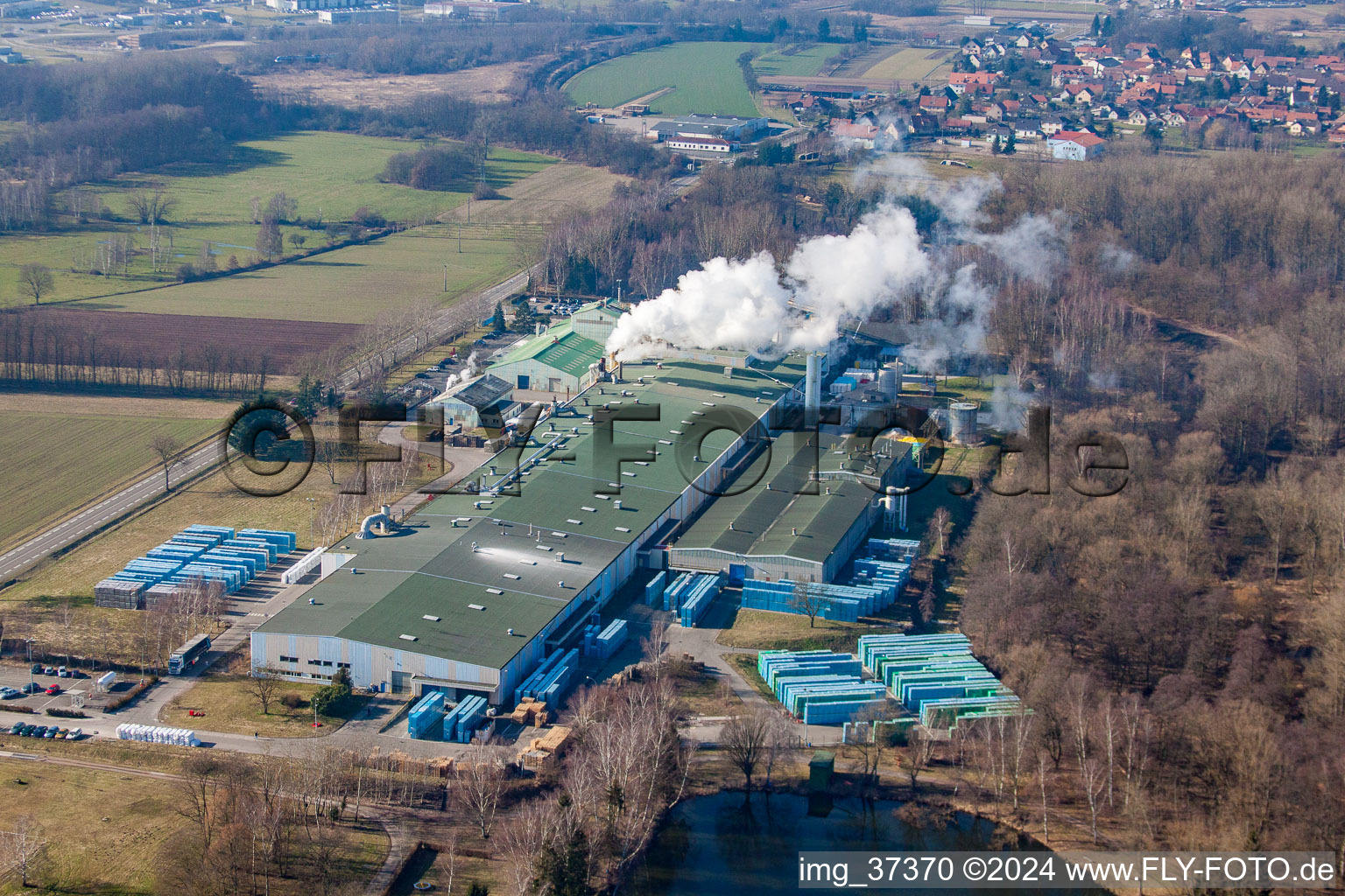 Sitek Insulation im Ortsteil Altenstadt in Wissembourg im Bundesland Bas-Rhin, Frankreich aus der Luft betrachtet