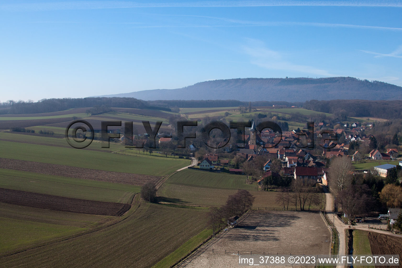 Drohnenbild von Drachenbronn-Birlenbach im Bundesland Bas-Rhin, Frankreich