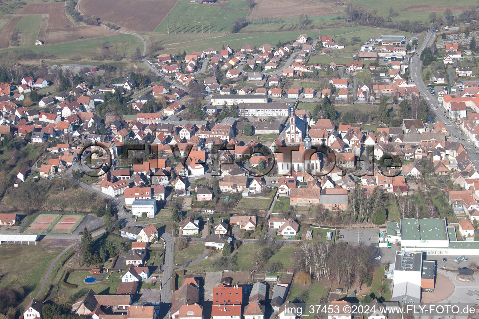 Soultz-sous-Forêts (Elsaß) im Bundesland Bas-Rhin, Frankreich aus der Vogelperspektive