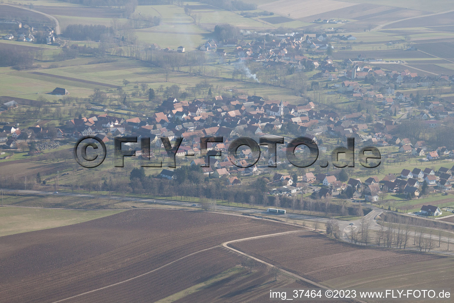 Drohnenbild von Schœnenbourg im Bundesland Bas-Rhin, Frankreich