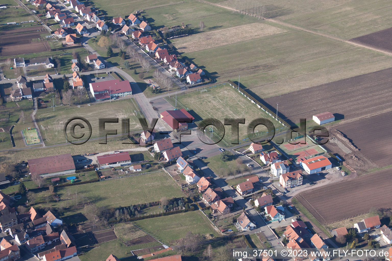 Luftaufnahme von Schleithal (Elsaß) im Bundesland Bas-Rhin, Frankreich