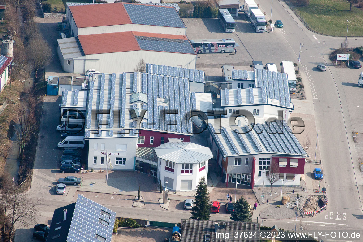 Luftbild von Herxheim, Gewerbegebiet Gäxwald, REHA Zentrum in Herxheim bei Landau/Pfalz im Bundesland Rheinland-Pfalz, Deutschland