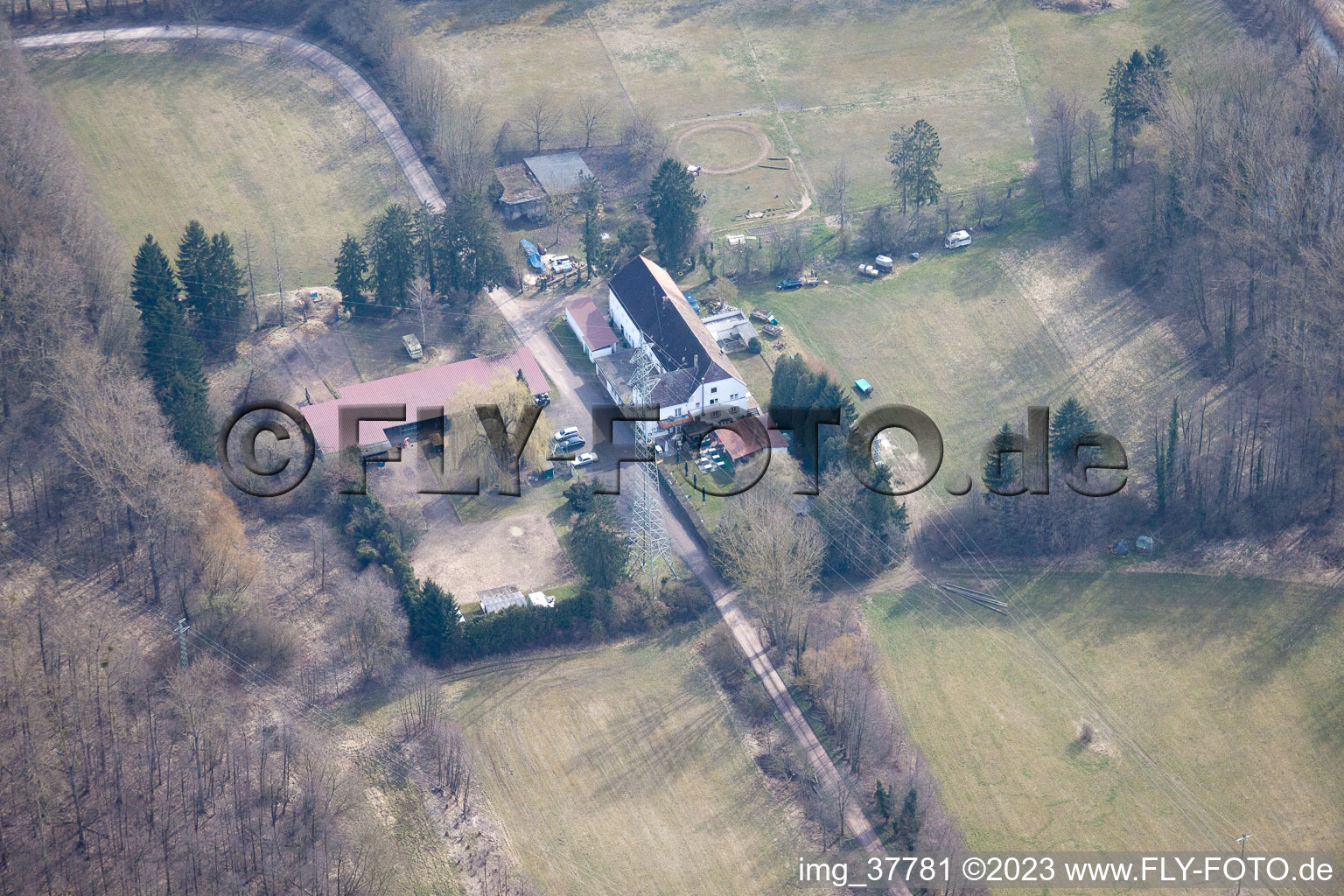 Ortsteil Sondernheim in Germersheim im Bundesland Rheinland-Pfalz, Deutschland aus der Drohnenperspektive