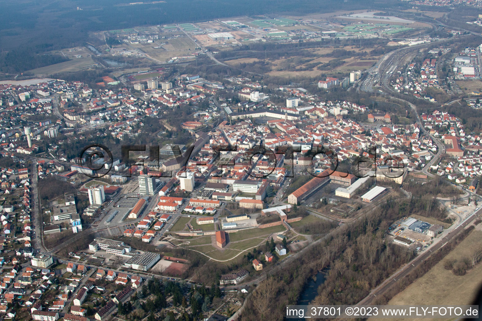 Drohnenbild von Germersheim im Bundesland Rheinland-Pfalz, Deutschland