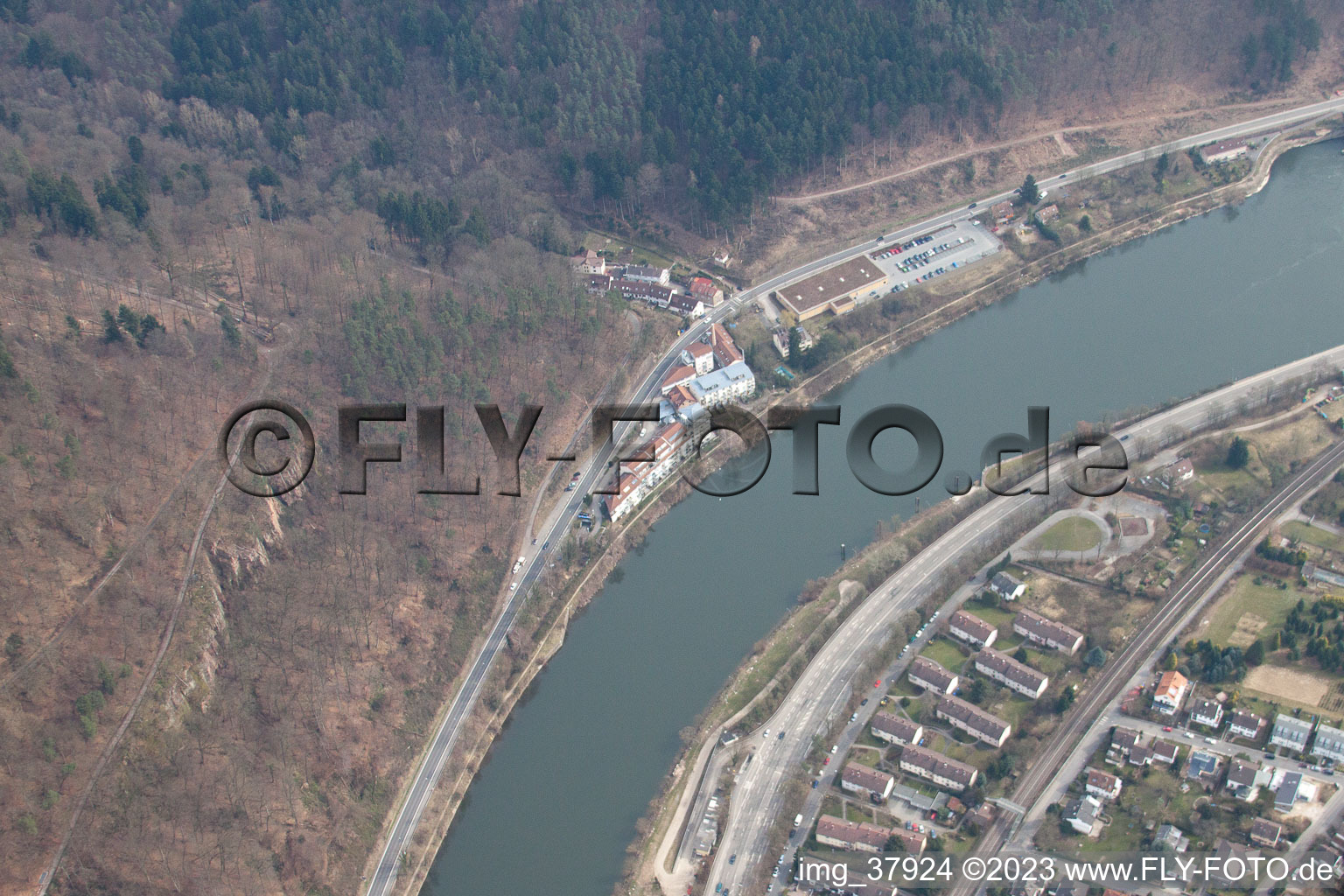 Luftbild von Ortsteil Ziegelhausen in Heidelberg im Bundesland Baden-Württemberg, Deutschland