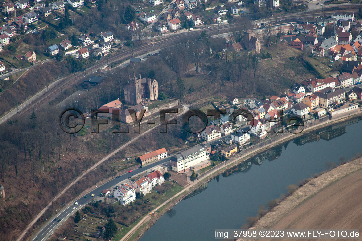 Luftbild von Neckarsteinach, Mittelburg von 1165 im Bundesland Hessen, Deutschland
