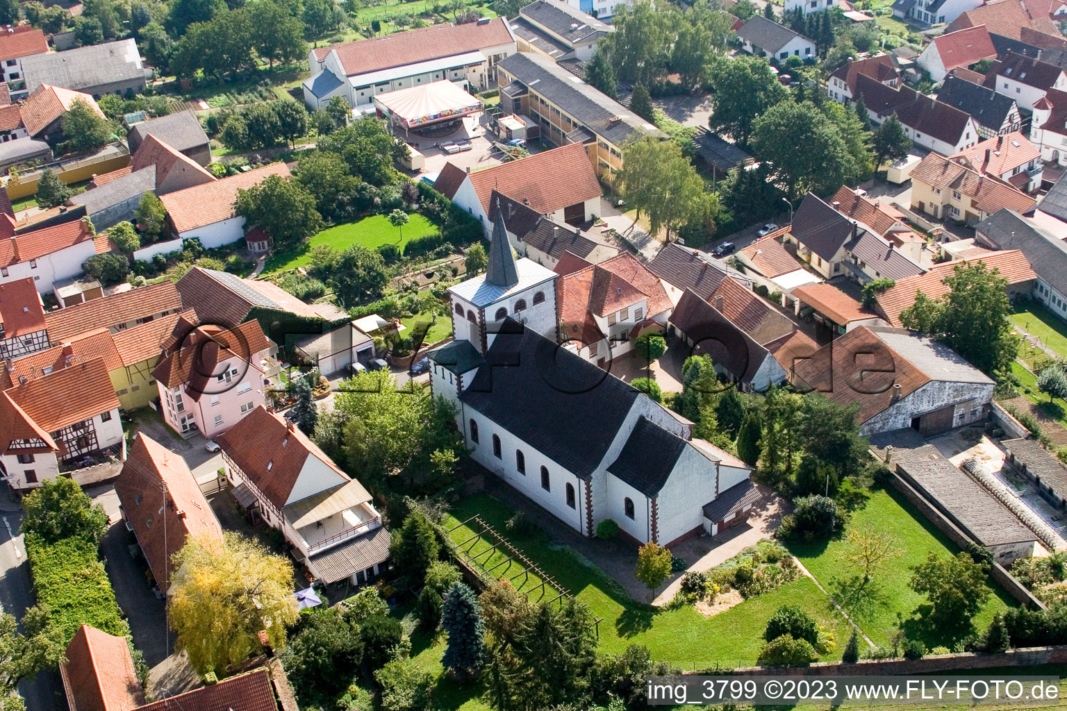 Luftbild von Minfeld, kath. Kirche im Bundesland Rheinland-Pfalz, Deutschland