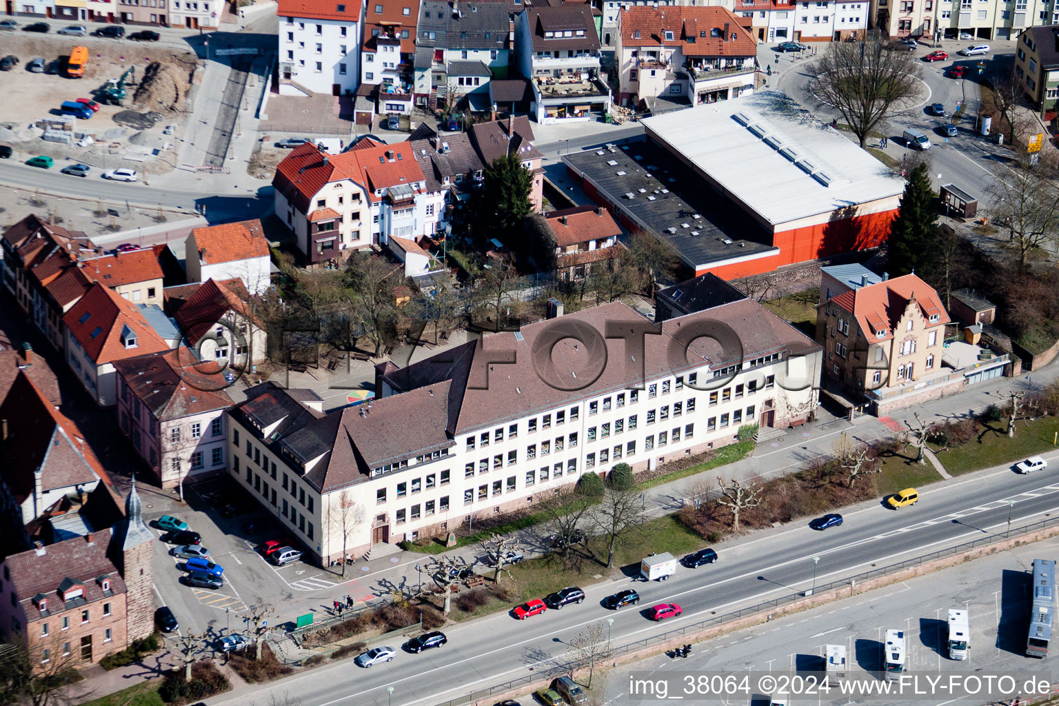 Schulgebäude der Dr. Weiss-Grundschule in Eberbach im Bundesland Baden-Württemberg, Deutschland
