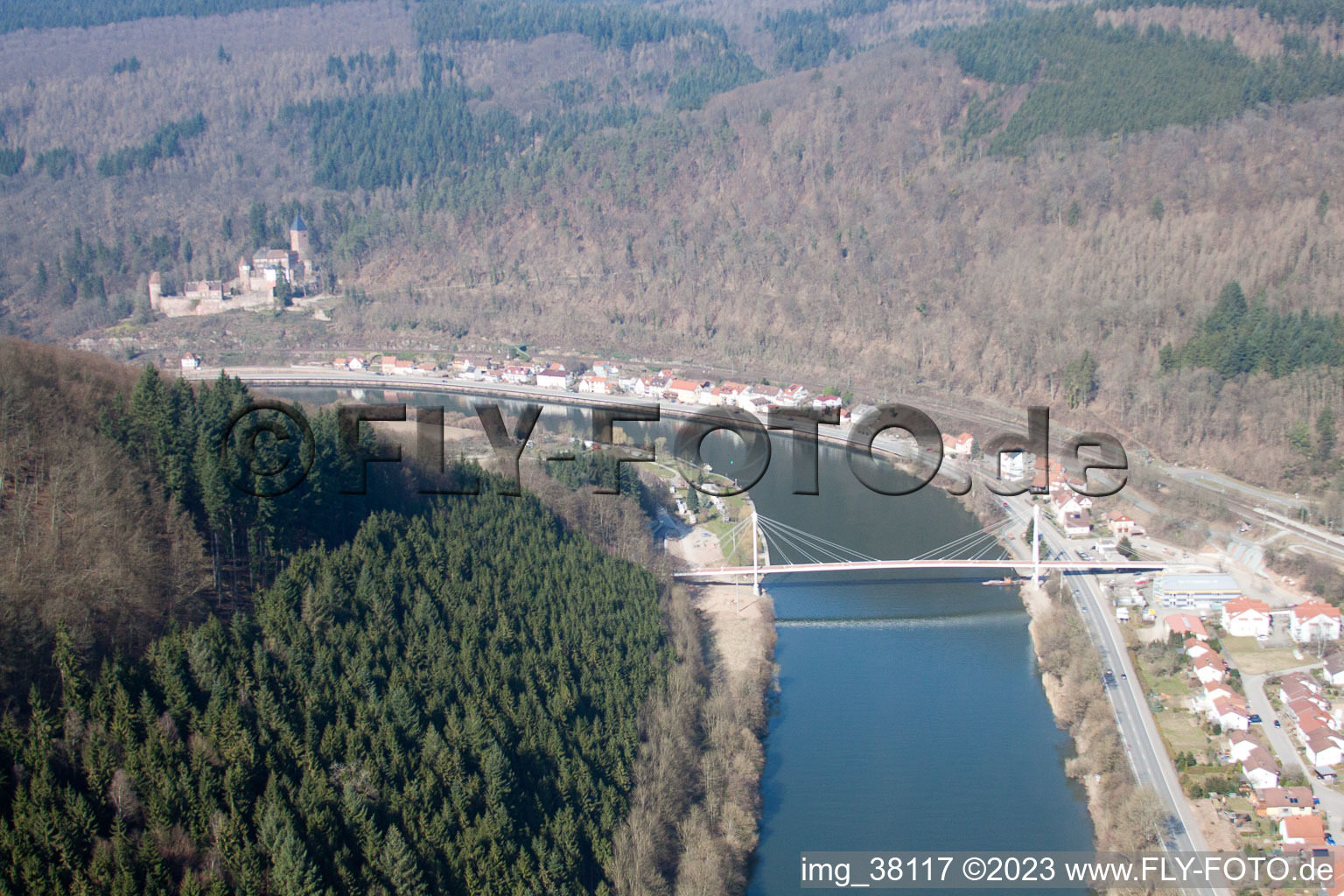Drohnenbild von Zwingenberg im Bundesland Baden-Württemberg, Deutschland