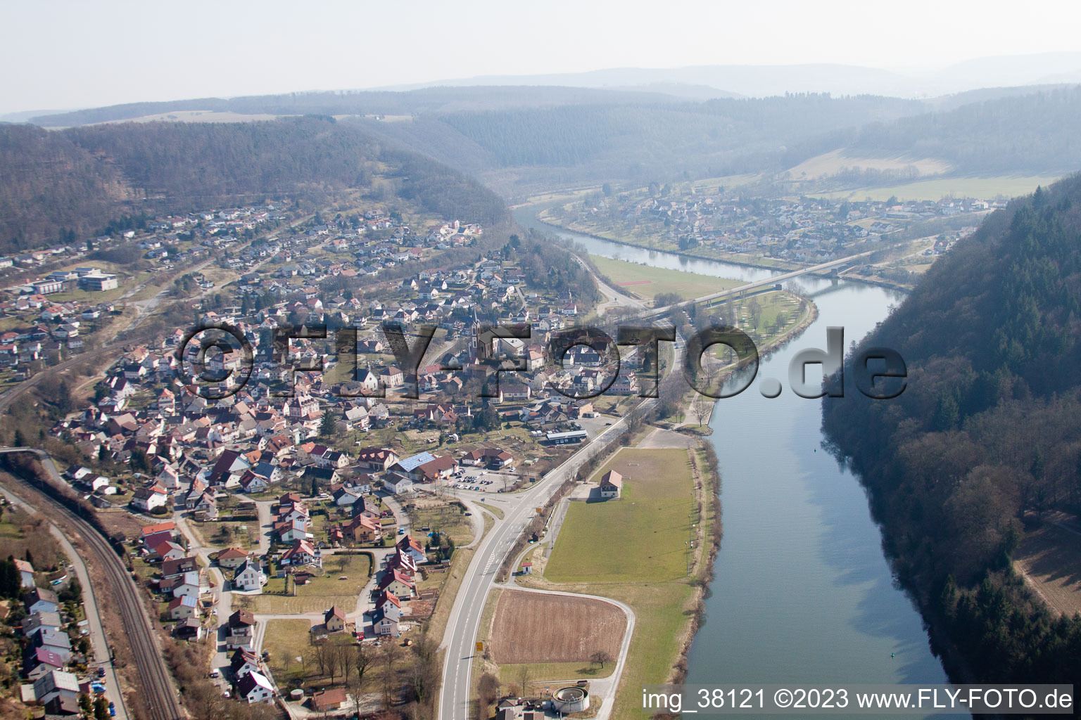 Neckargerach im Bundesland Baden-Württemberg, Deutschland aus der Luft betrachtet