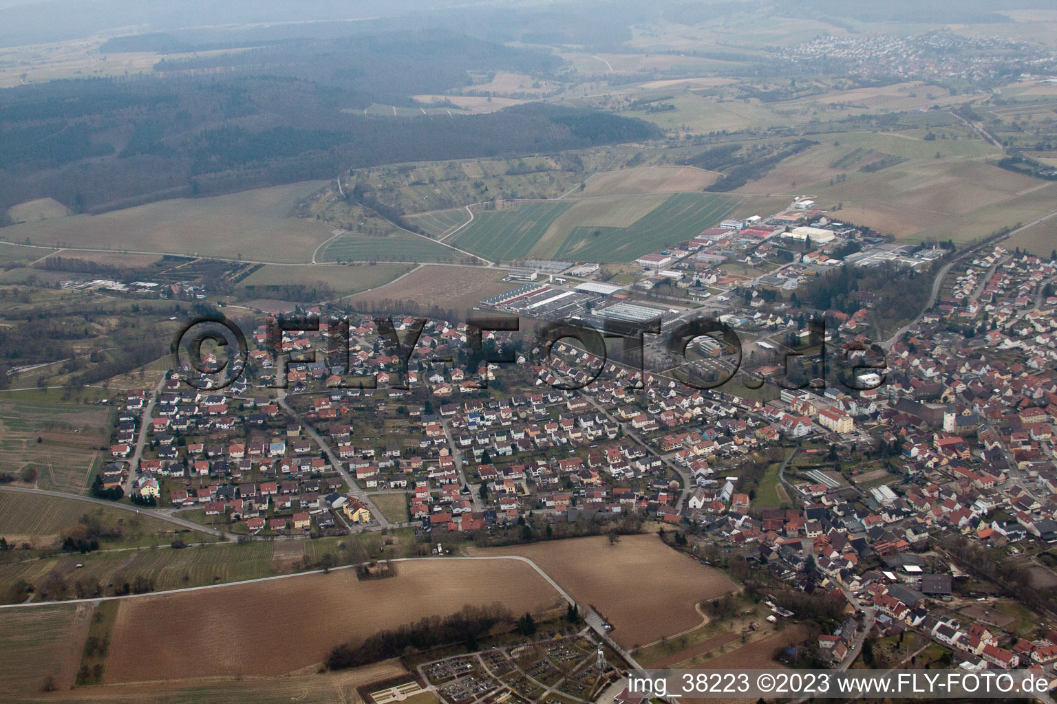 Drohnenbild von Sulzfeld im Bundesland Baden-Württemberg, Deutschland