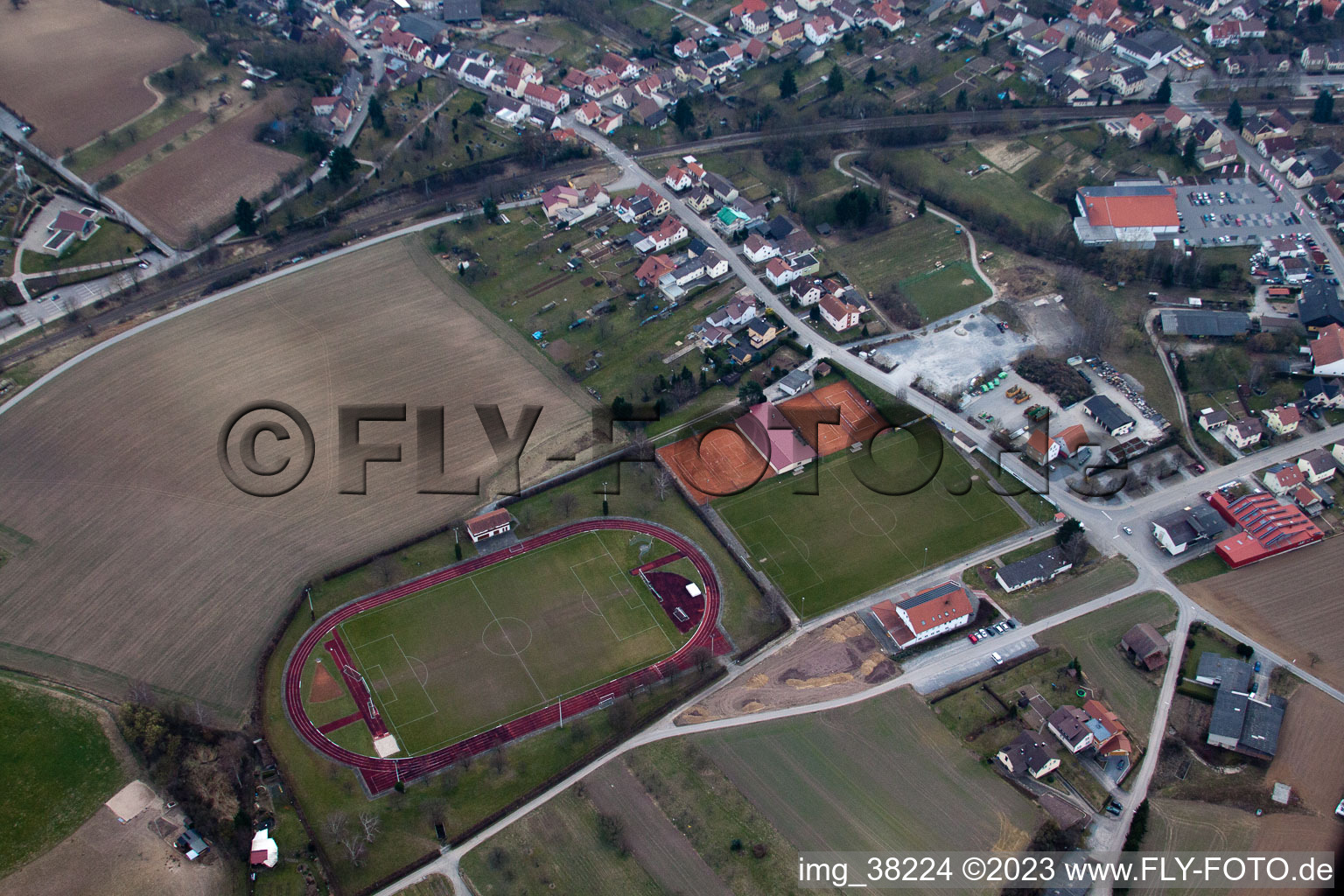 Sulzfeld im Bundesland Baden-Württemberg, Deutschland aus der Drohnenperspektive